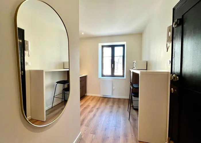 Pepiniere Renove Et Equipe Apartament